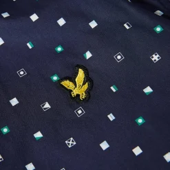 Lyle y Scott Flag Print Hombre Camisa de manga corta SW1302V-W154